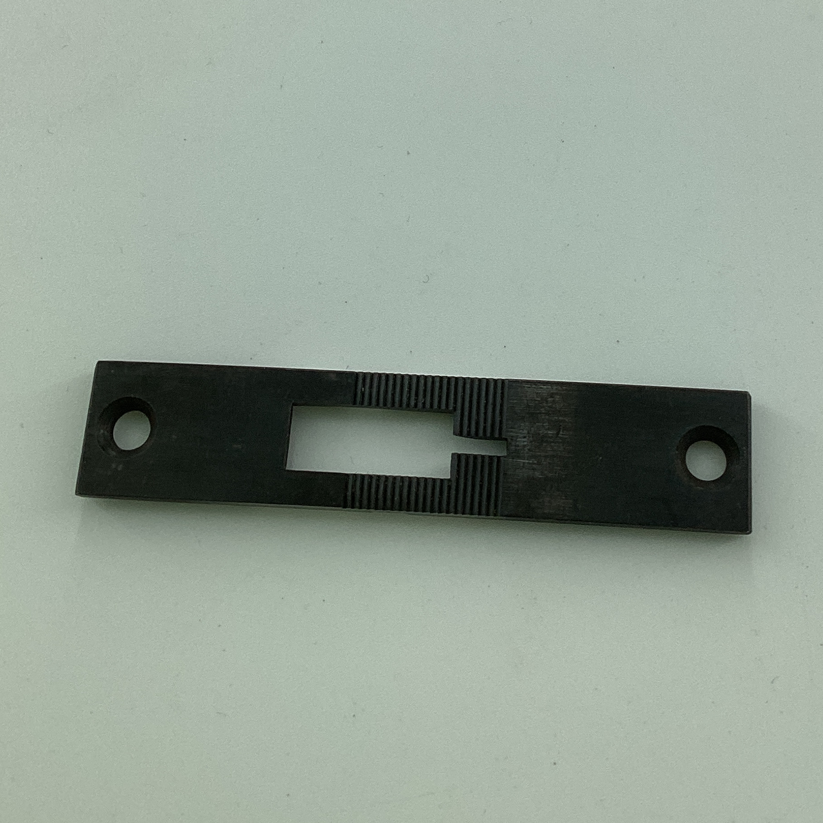 102-27106 THROAT PLATE 1/8"