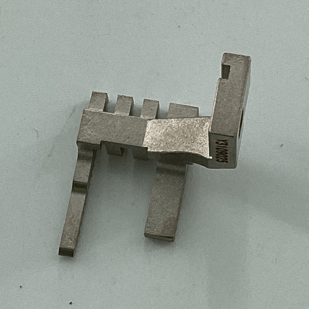 3109025 MAIN FEED DOG