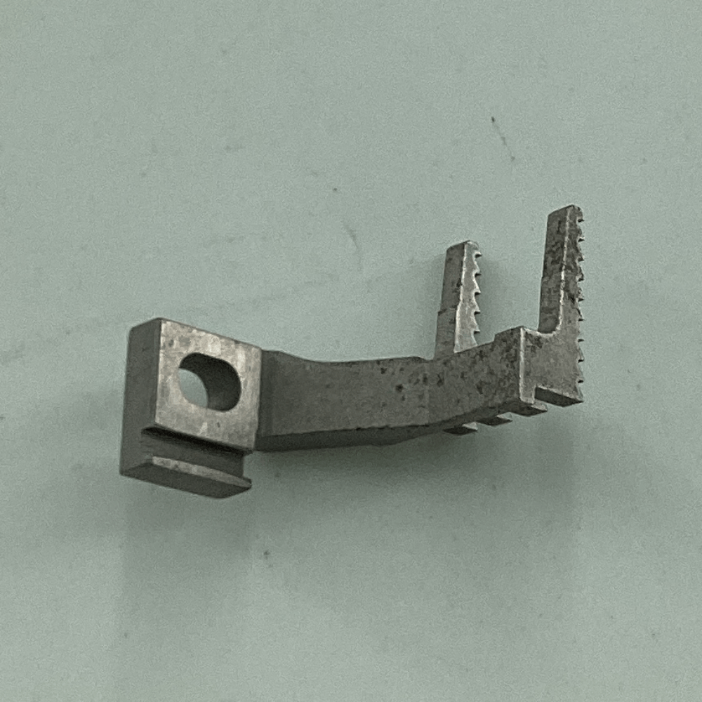 3139021 MAIN FEED DOG