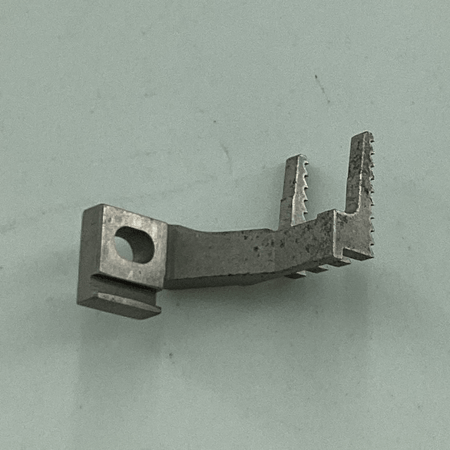 3139021 MAIN FEED DOG