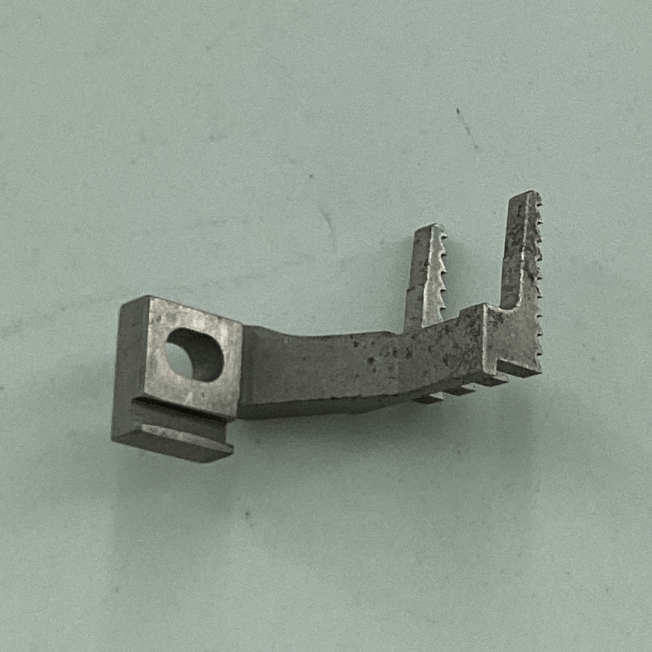 3139021 MAIN FEED DOG