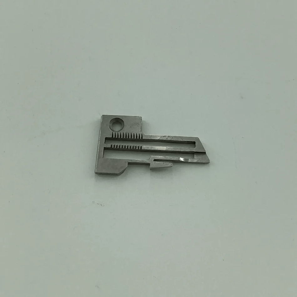 39524V3/32 NEEDLE PLATE
