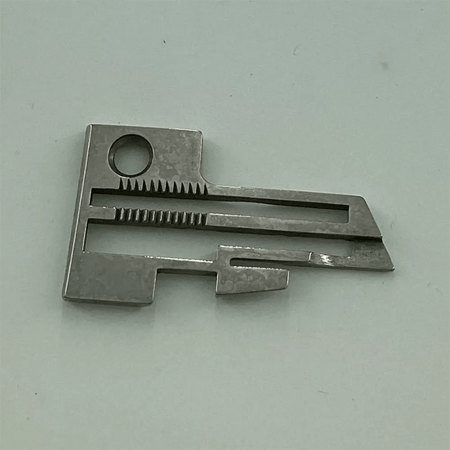 32673 NEEDLE PLATE WIDE TONGUE
