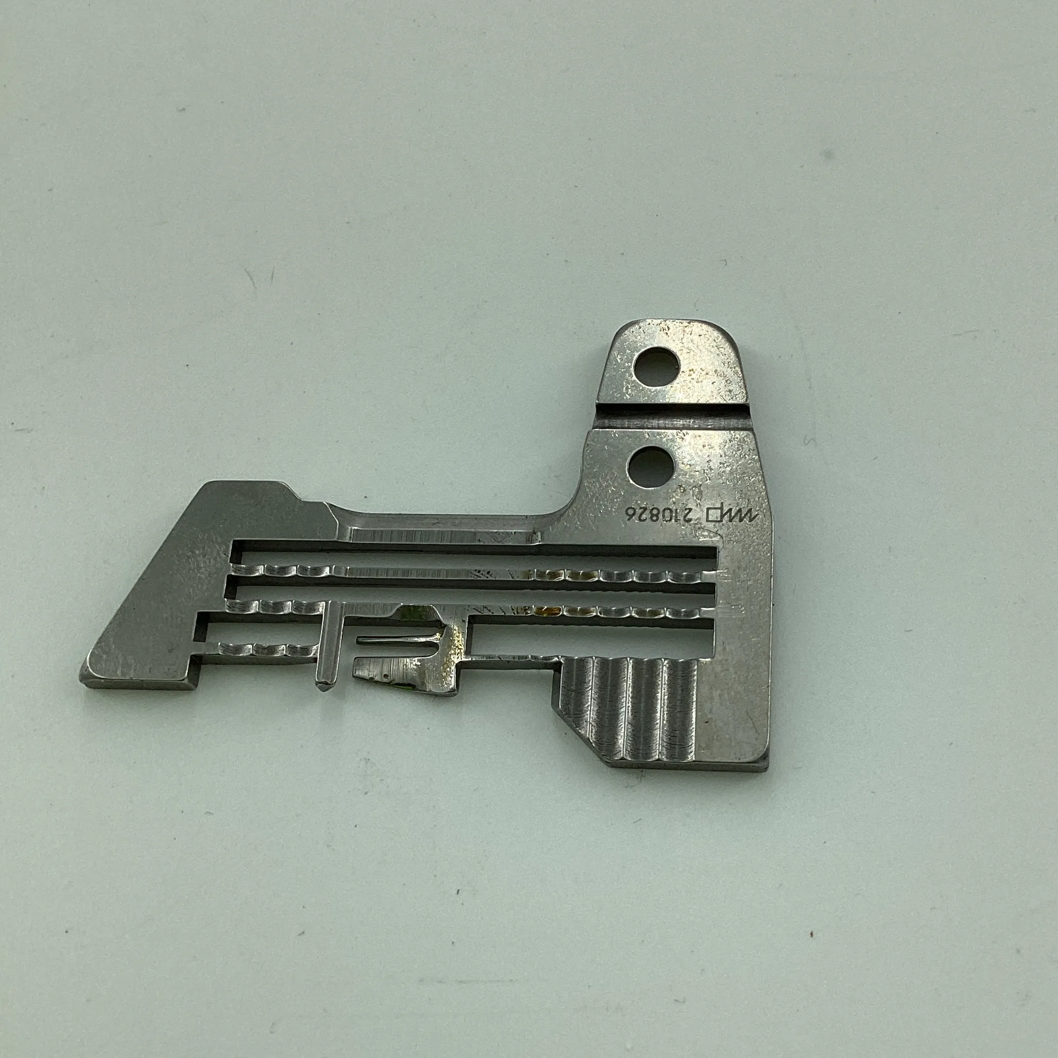 210826 NEEDLE PLATE