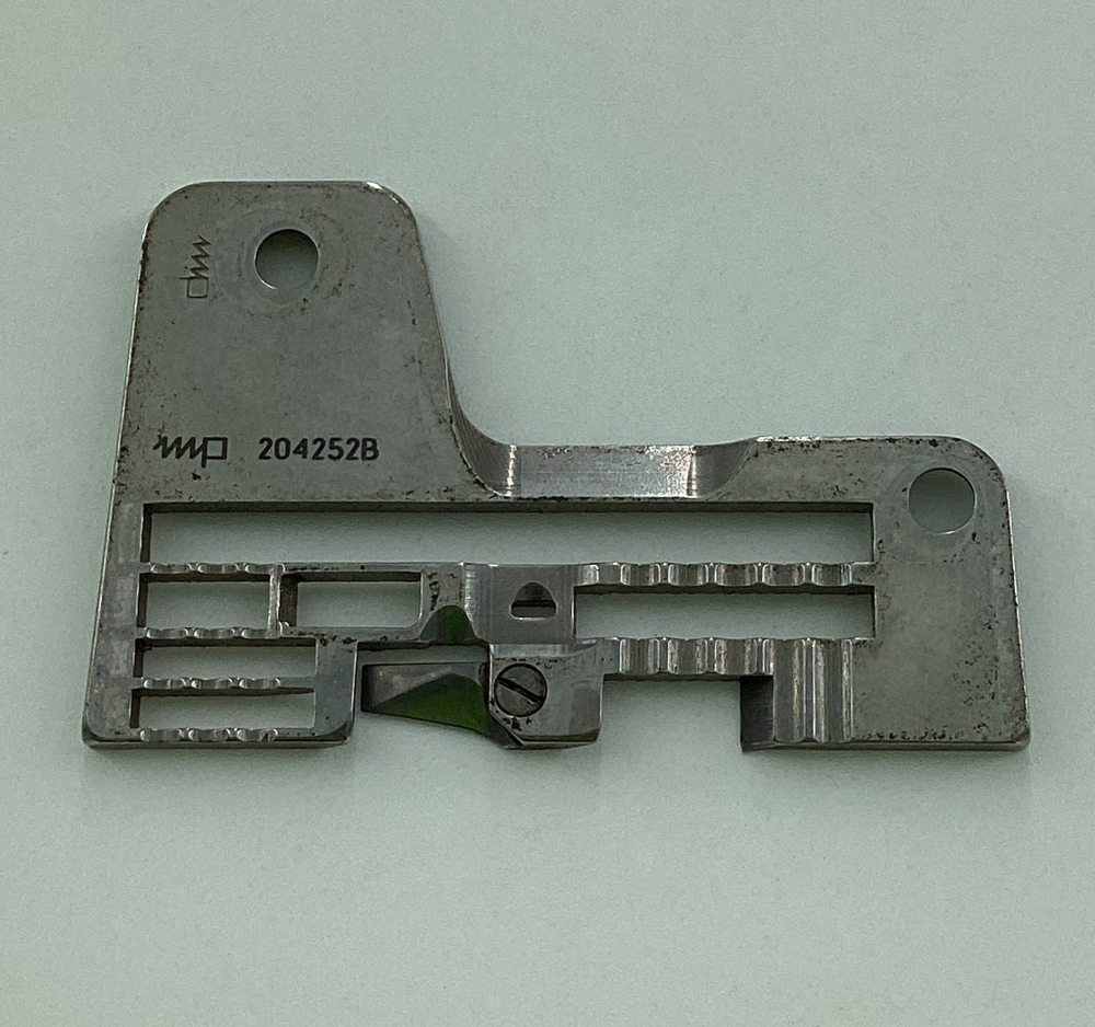 204252B NEEDLE PLATE