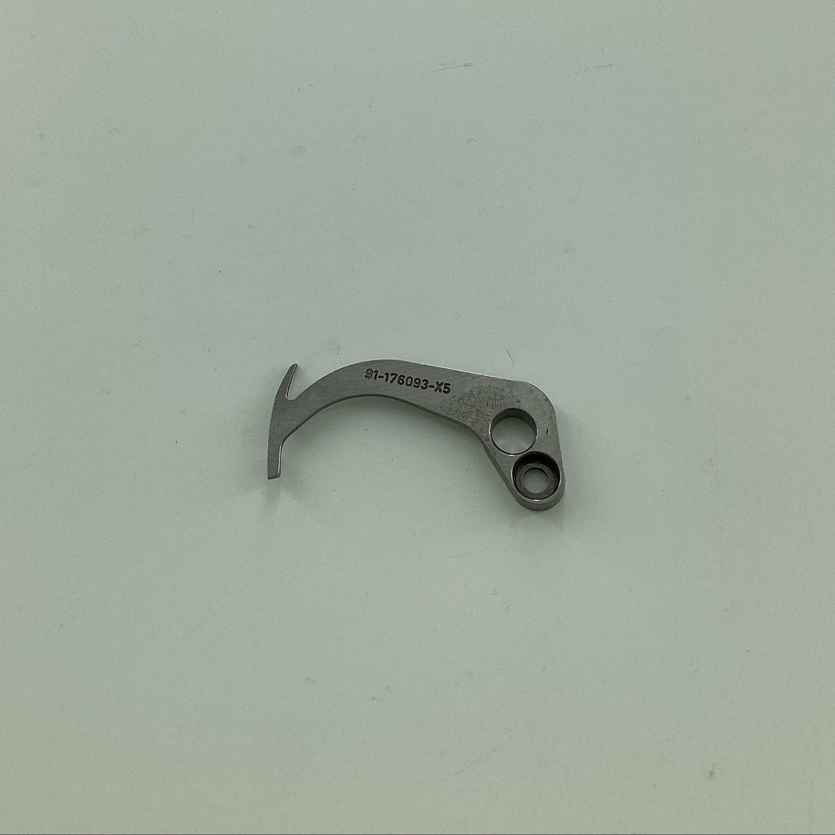 91-176093-05 THREAD CATCHER