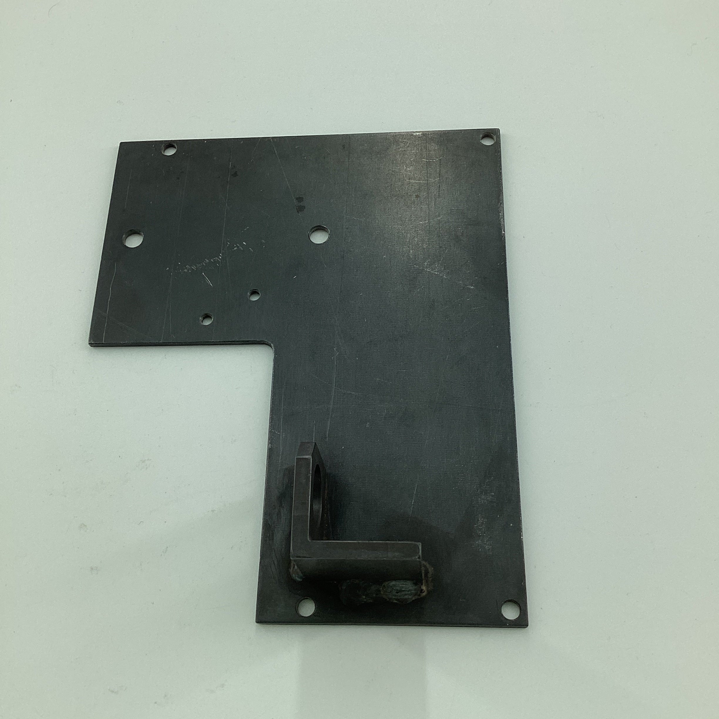 95-703474-11 BRACKET