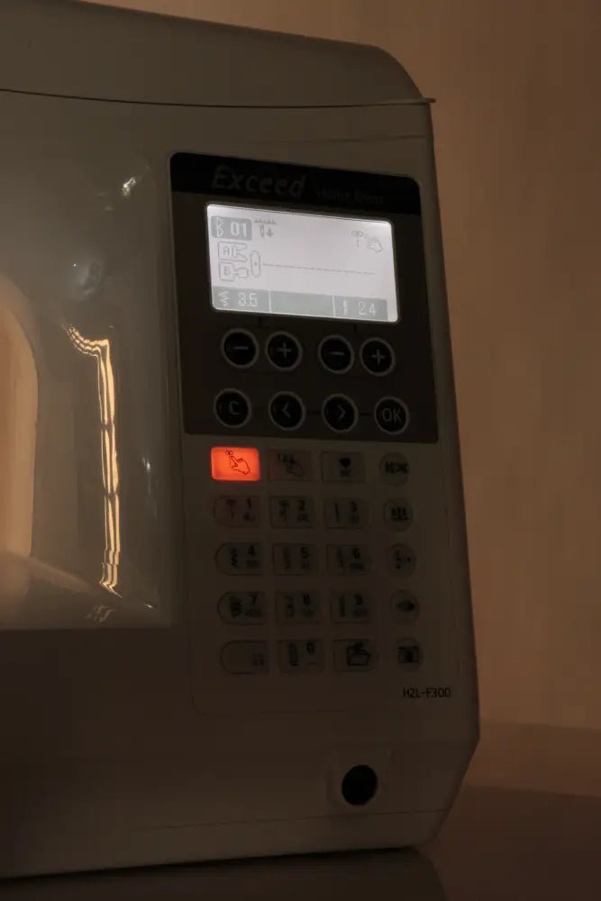 Juki Exceed HZL-F300 panel view lighting