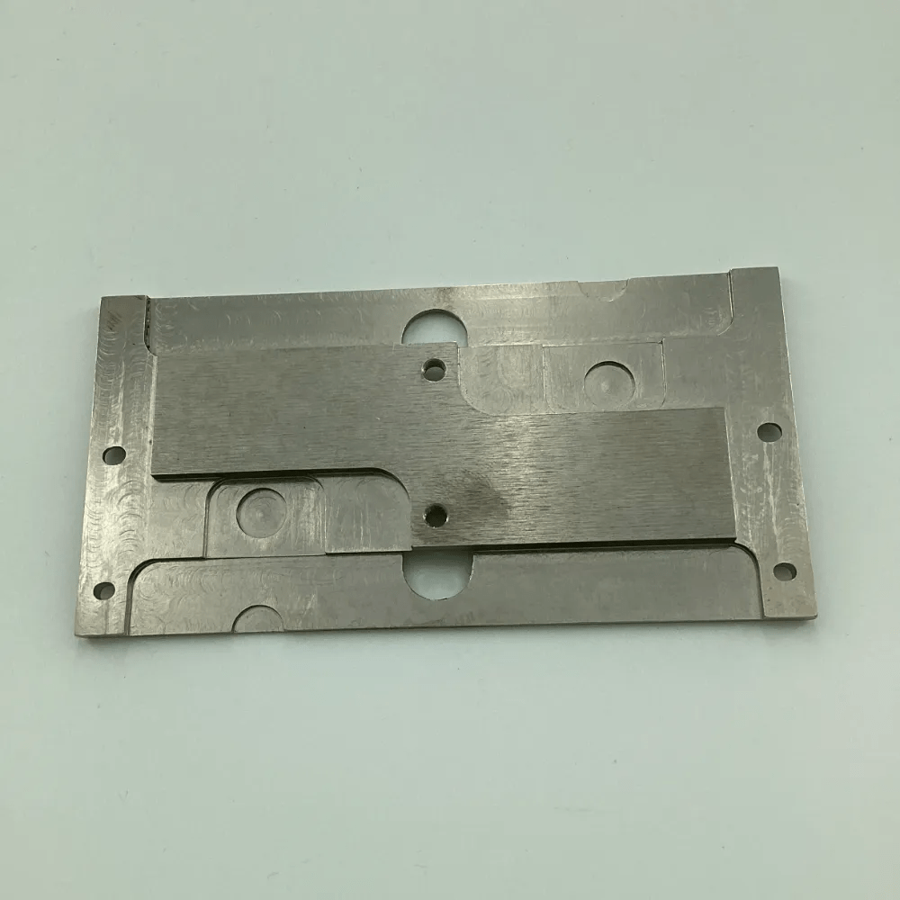 31900-168 THROAT PLATE