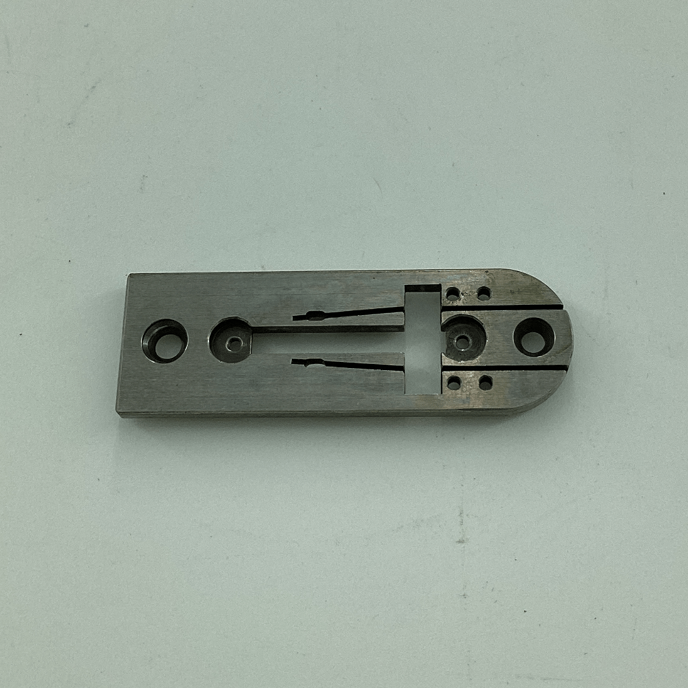 46-1001-5-448 THROAT PLATE